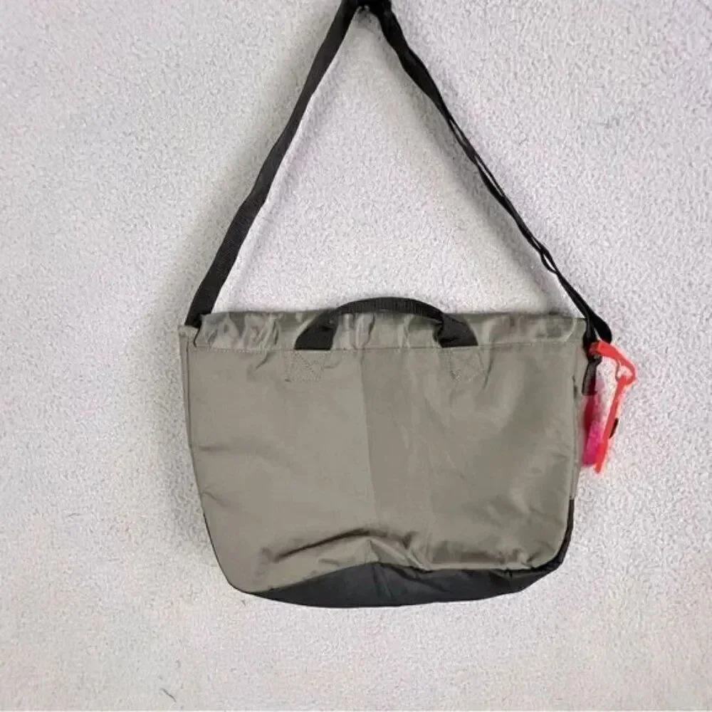 TIMBERLAND ROUTE 4 MESSENGER BAG MOUNTAIN GREEN